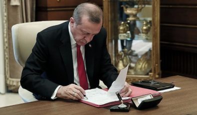 Erdoğan imzaladı: Görevden alma kararları Resmi Gazete’de