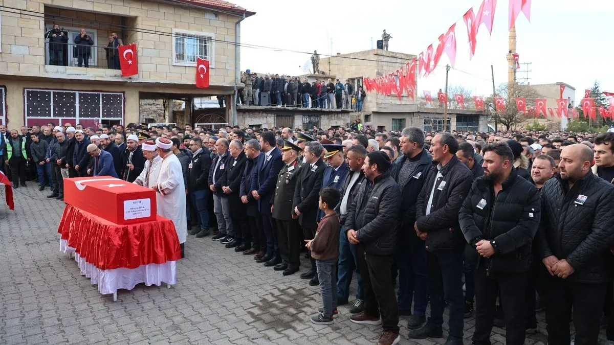 Nevşehir şehidini uğurladı! Şehit annesinin feryadı yürek dağladı: Allah’ım oğlumu cennetine koy