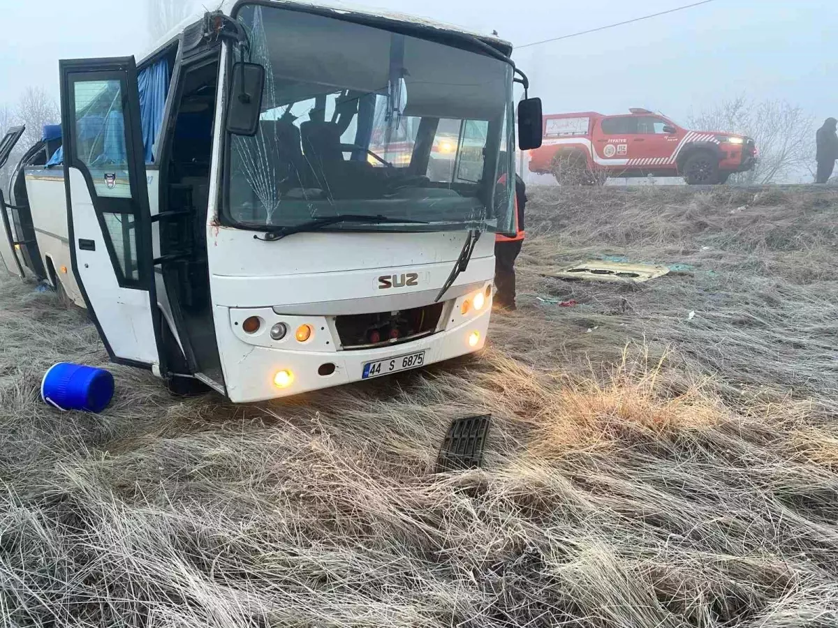 Malatya’da Tekstil İşçilerini Taşıyan Servis Kazası: 1 Ölü, 16 Yaralı